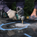 藝術(shù)家與師傅一來一往的定位確認(rèn)，給予藝術(shù)品安全、安心的落腳，也是最終呈現(xiàn)前的重要一環(huán)。