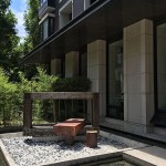 枕木連結(jié)長(zhǎng)者的古早記憶，童年玩意就地取材便足夠讓人心滿意足。