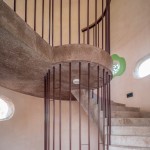 碉堡內(nèi)部，讓人忍不住一探究竟，就像小孩子總是設(shè)法往高處爬，踮起腳尖也要看到最遠的地方。一層層階梯，代表著孩子們對前方未知景色的迫不及待。