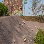 小朋友說像萬聖節(jié)派對上，有人變裝的小妖精；也有孩子說像日本動漫──進擊的巨人；有人則覺得像土撥鼠可愛地探出頭來，您覺得像甚麼呢？