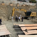 偌大的1300坪建築基地中，尋覓各式各樣的原石，每一塊宛如渾然天成的藝術(shù)品，承載著歷史的沉澱與生命歷程。