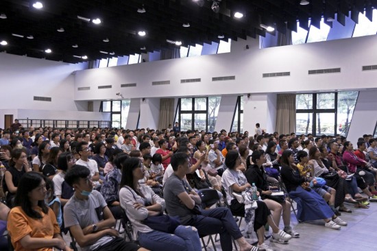 一天兩場的驗(yàn)屋說明會，感謝您的蒞臨。