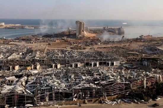 2020年各國(guó)忙防疫自顧不暇，貝魯特大爆炸無(wú)疑是屋漏偏逢連夜雨。新業(yè)相信愛(ài)不分國(guó)界，收到募資邀約後即出一份力，也盼望喚起更多人重視。（圖片擷取自路透社，如有侵權(quán)請(qǐng)告知?jiǎng)h除，謝謝！）