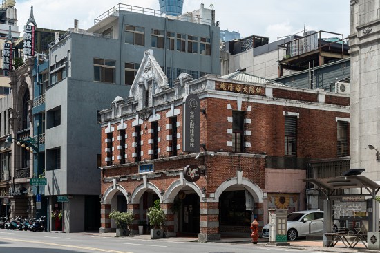 臺灣太陽餅博物館 傳承太陽餅發(fā)明人-魏清海老師傅，三代手藝的純正好滋味，將在佳節(jié)前夕為新業(yè)住戶增添另一份手作溫度。