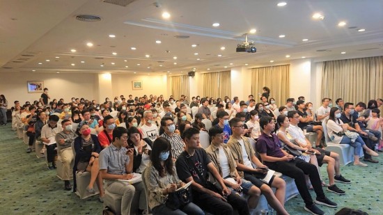 新業(yè)希望透過(guò)「客變說(shuō)明會(huì)」，讓格局、動(dòng)線與擺設(shè)更貼近您理想中的生活，成為您生活幸福的後盾！