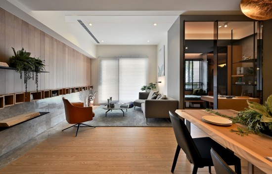 採光，始終是一個(gè)空間裡最不容忽視的張力。