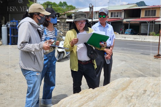 2024年盛夏由日本景觀設計師與新業(yè)團隊一同前往南投山區(qū)。(圖右一為新業(yè)建設-簡福榮總經(jīng)理、圖右二為日本景觀設計師-石村敏哉)