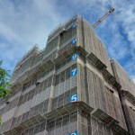 萬(wàn)丈高樓平地起，【新業(yè)自由居】於2021年8月順利迎來(lái)上樑儀式，共同見(jiàn)證建築路上的一個(gè)里程碑。