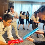 這是一個追求高效率的團隊競賽遊戲，更需要留意過程中的傳接品質(zhì)，有趣又充滿緊張感的分組活動。