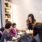 不同品種的乳酪，因?yàn)樗岫取①|(zhì)地差異，也很適合與紅酒、白酒、咖啡一同品嚐，可襯托乳酪獨(dú)特風(fēng)味，彼此在味蕾上取得平衡。