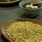 尚未脫穀完成的稻米，保留了天地間賦予的質(zhì)樸與原始香氣。