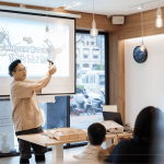 2023年竹北的第一場(chǎng)手作活動(dòng)，非常開心邀請(qǐng)到 - 興趣誌Amo老師，帶領(lǐng)著家族好友們利用自然素材創(chuàng)造出獨(dú)一無二的『植物系昆蟲』。