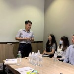 新業(yè)建設邱正光副總經理(圖中)，勉勵夥伴們精進自我，也不吝分享自身對工作的態(tài)度與心得，使新進的生力軍們獲益良多。