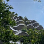 位於單元十二河岸，擁有曲線宜居陽臺與水岸環(huán)境地貌相結(jié)合，也因此獲得宜居建築設(shè)計獎的殊榮。