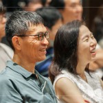 靜靜地聆聽講師的分享，秉持著將美感帶入校園的堅(jiān)持，賦予課本一個(gè)新角色與意義，希望藉由美感可以改變教育的未來。