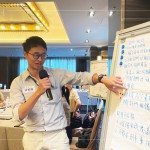 每一張紙都記錄著智慧的成果，新業(yè)職人團隊努力化虛為實，發(fā)掘更多觸動客戶滿意的Wow！時刻。