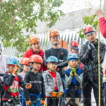 聽(tīng)著老師的詳細(xì)解說(shuō)，了解攀樹(shù)的安全性與技巧，無(wú)論是大人、小孩都迫不及待地準(zhǔn)備大顯身手一番。