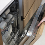 告別飯後清洗碗盤的苦差事，嵌入式洗碗機(jī)完美融入，並因應(yīng)空間條件隨心配置。