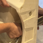 著手就地組裝樣品，能確保每項(xiàng)衛(wèi)浴選品的最終樣貌，帶給住戶百分百的職人眼光。