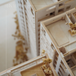 建築人透過建築模型推敲比例、光影，建構(gòu)生活輪廓，每個細(xì)節(jié)都藏著對未來的想像，縮小的是尺度，放大的是對生活的嚮往。