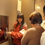 「嵌入式烤箱」正是我們烹調(diào)時的得力助手，時間及溫度的掌控，透過智慧化及自動化，不必在廚房忙得團(tuán)團(tuán)轉(zhuǎn)!