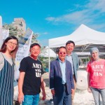 藝術(shù)家現(xiàn)場(chǎng)創(chuàng)作中?？粗髌吩谒囆g(shù)家巧手下逐漸成形，就像萬(wàn)丈高樓平地起，雖有辛勞，但相信成就感終究會(huì)超越一切！