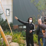 新業(yè)建築團隊說明著設計理念，『大塊森鄰』以『為城市築一座森林』為理念，不與自然爭地，蓋了建築，卻帶回更多的綠，自然植栽錯落建築之中，層疊融合成一座垂直森林。