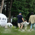 新業(yè)再度攜手 小蝸牛市集，集結(jié)來自各城市職人品牌，相聚於東光園道，在 春日裡共度一場愜意時(shí)光。