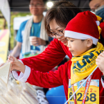 新業(yè)貼心的為上百位路跑住戶準備經(jīng)典可口的三明治、香蕉及飲品，為揮灑汗水與體力後的家人們補充能量，成為最可靠的後盾。