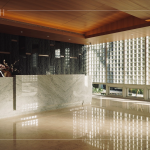 公設(shè)空間以「光盒子」為概念設(shè)計(jì)，利用數(shù)個(gè)玻璃磚貫穿整個(gè)空間，使光影隨著日光恣意變化。