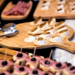 將乳酪佐以無花果乾，一口咬下更襯托出無花果的香甜，豐富味覺體驗(yàn)。