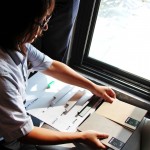 不只是在會(huì)議桌上的研討，建築設(shè)計(jì)師以獨(dú)到眼光，讓板材沐浴於自然光中，找出板材與您匹配的理由。