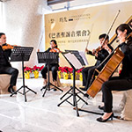 音符的抑揚頓挫，溫柔的感染力，深深療癒著現(xiàn)場聽眾。