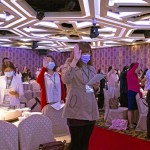 110年度臺中義務(wù)「張老師」授證暨表揚(yáng)典禮上，全體張老師一同宣誓，期許自己能以健康的身心，秉持熱忱，指引無數(shù)個生命在迷失自我的人生旅途中，找到正確的方向。