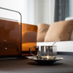 以清新風(fēng)光佐一杯手沖咖啡，喚醒美好的一天。