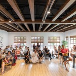 8月舒心午後，相約家族好友，輕鬆寫意的品味生活，在濃郁醬香中體會(huì)在地職人的堅(jiān)定與熱情。