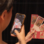 『百廟門企劃』第一件修復(fù)作品–臺南府城六合境馬公廟，為潘麗水大師在1970年所作，由新業(yè)設(shè)計成抽獎小卡，作為講座的亮點紀念。