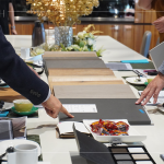 嚴(yán)選合宜的廚具板材，規(guī)劃合適、匹配的物件，擁有多變紋路及色澤，激發(fā)更多的想像空間。