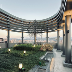 屋頂以獨(dú)特環(huán)樑包板的圓弧造型呈現(xiàn)，在夜晚的燈光計(jì)畫(huà)下，為臺(tái)中東區(qū)城市天際線帶來(lái)一大亮點(diǎn)。