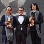 臺(tái)中市政府都市發(fā)展局局長(zhǎng)黃文彬（中）與新業(yè)建設(shè)董事長(zhǎng)卓勝?。ㄗ螅?、居研所林宜鋒建築師（右）一同合影留念，感謝政府對(duì)新業(yè)及居研所團(tuán)隊(duì)理念及成果的高度認(rèn)同，並以建築空間類大獎(jiǎng)(Architectural Space Award)傑出獎(jiǎng)(Outstanding Award)代表。