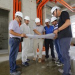 新業(yè)團(tuán)隊(duì)配合的營造廠商，合作超過16年以上，舉凡模板放樣、水電工程、輕隔間施作、金屬鋼筋綁紮、油漆貼磚、木工泥作等，每個(gè)角落都看得見新業(yè)職人團(tuán)隊(duì)用心的痕跡。