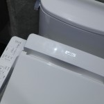 對(duì)於肌膚較為敏感的家人來說，或是在寒冷的天氣中，TOTO智慧免治馬桶都能早一步知道，滿足全家大小的暖心呵護(hù)。