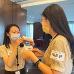 首先引導(dǎo)每組同仁們彼此自我介紹，培養(yǎng)組別間的默契，一起為今日的課程做好準(zhǔn)備。