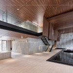 景匯大廳，疊砌幾何石牆，留下極致工藝，一隅築砌水境，浮生小憩，回歸簡(jiǎn)單美好，自在安好。