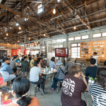 位於臺(tái)中東區(qū)的第四市場(chǎng)，至今保留日治時(shí)期建築之屋架、屋頂及閣樓，讓住戶們?cè)诮倌甑墓袍斞e品味百年糕餅。