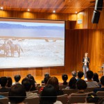飛躍非洲草原，廣闊無垠的大地，孕育著無數(shù)生命的躍動，擁抱古老厚實的文化，感受與土地的脈動。
