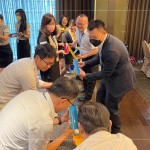 團隊合作需腦筋急轉(zhuǎn)彎，思考如何有效率的傳接球，再討論分工策略，從過程中調(diào)整方法，創(chuàng)造團隊佳績！