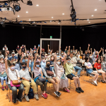 QA問答環(huán)節(jié)中，家族好友們各個(gè)躍躍欲試，迫不及待的想與講師分享活動後的感想與心得。