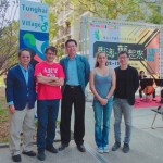 新業(yè)建設(shè)卓勝隆董事長(左一)與西班牙雕塑家Nando Alvarez (左二)、新業(yè)建設(shè)蕭智夫建築師(中間)、保加利亞雕塑家Liliya Pobornikova (右二)及東海建築系邱浩修系主任(右一)一同在東海國際公共藝術(shù)創(chuàng)作營共襄盛舉。(照片攝於2018/12/07東海大學(xué))