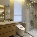 踏進淋浴間，乾濕分離設計，保有一方私領域，在氤氳水氣中，疲憊的身心悄悄獲得釋放，優(yōu)雅大方的洗手檯面，搭配下方完整的收納空間，讓整個衛(wèi)浴空間乾爽、舒適、宜人。